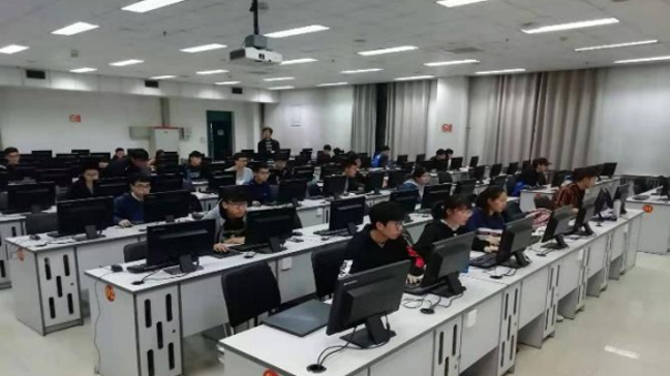 协助学校建立移动教学资源中心，孵化产教融合项目